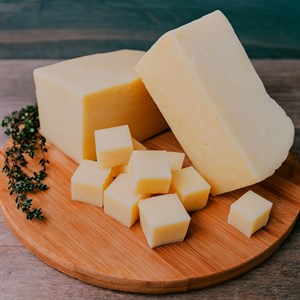 Сыр винтажный (полутвердый, коровье молоко)